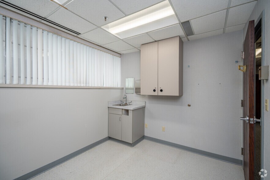 More Photos Of 6545 France Ave S, Edina Medical For Lease