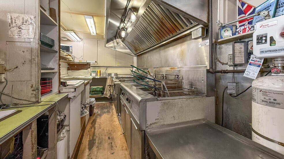 More Photos Of 1359 Sutherland Av, Kelowna General Retail For Sale