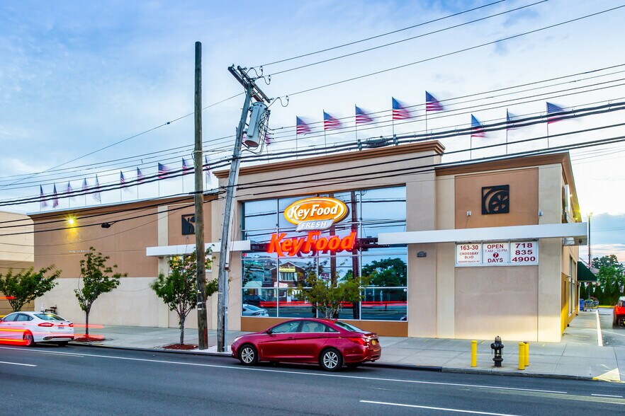 More Photos Of 163-30 Cross Bay Blvd, Howard Beach Supermarket For Sale