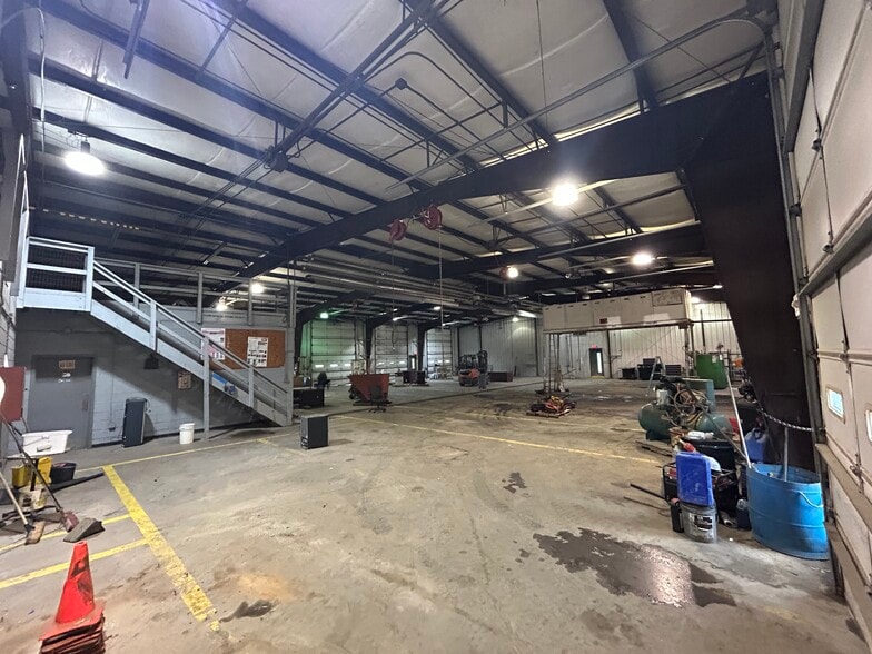 More Photos Of 150 Access Rd, Spartanburg Flex For Lease