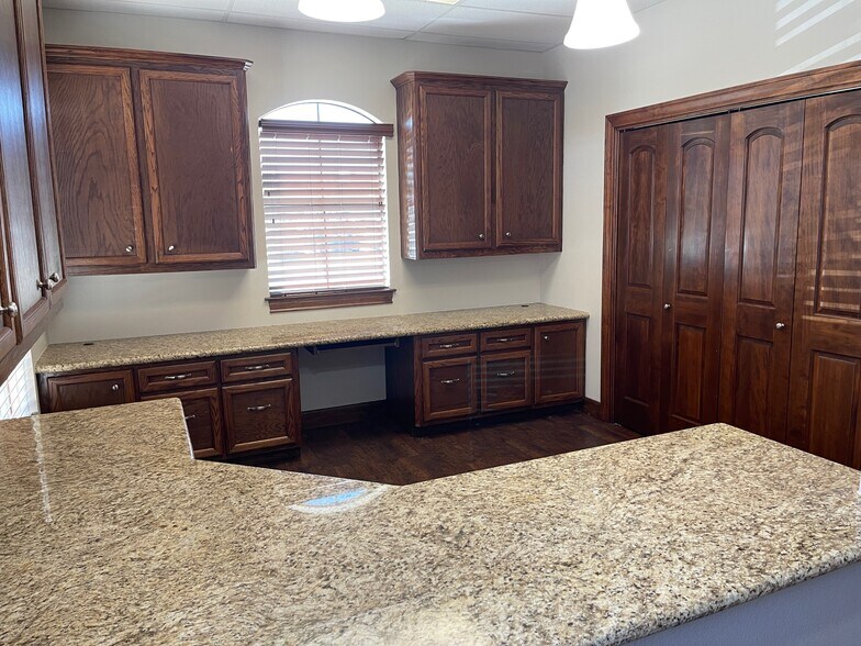 More Photos Of 24668 Kingsland Blvd, Katy Medical For Lease