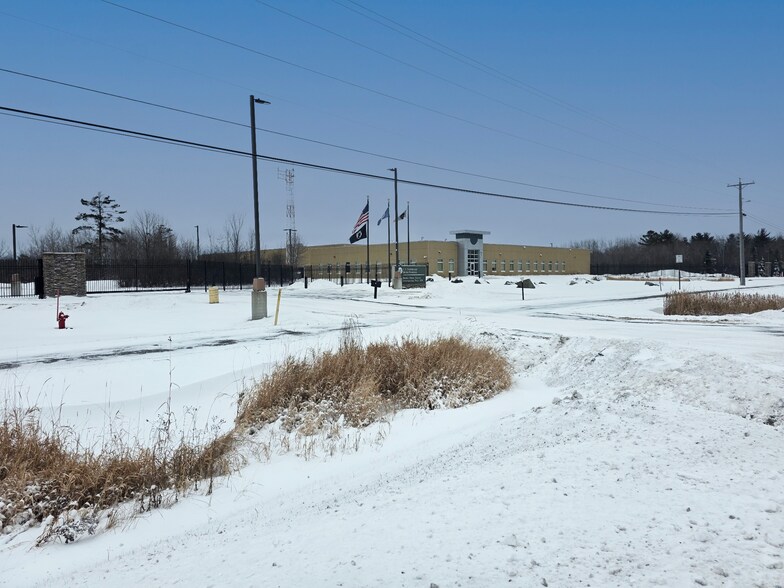 More Photos Of 312 Highway 11 E, International Falls Office For Sale
