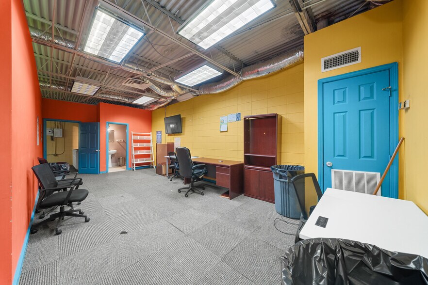 More Photos Of 1601-1605 Whitaker St, Savannah Freestanding For Sale
