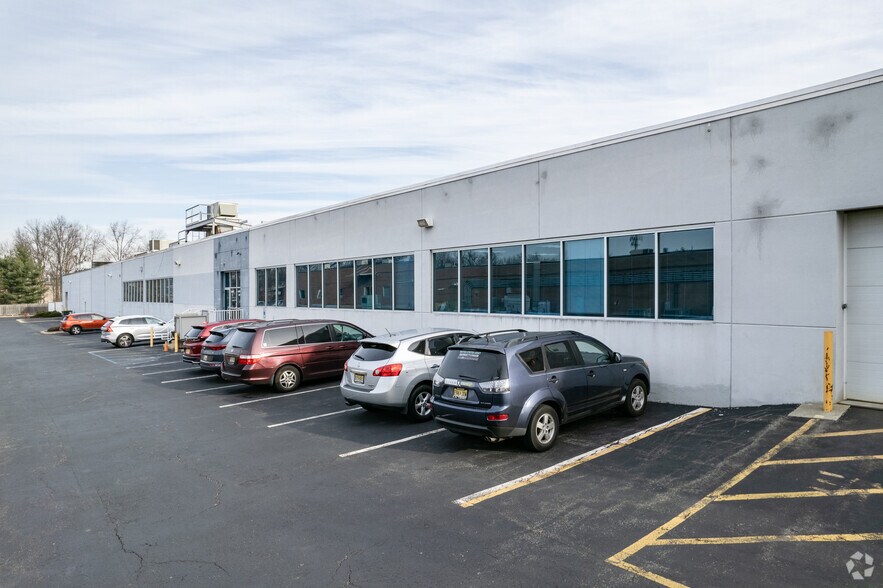 More Photos Of 15-01 Pollitt Dr, Fair Lawn Light Distribution For Lease