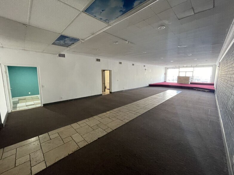 More Photos Of 6450 Bellingham Ave, North Hollywood Storefront Retail Office For Lease