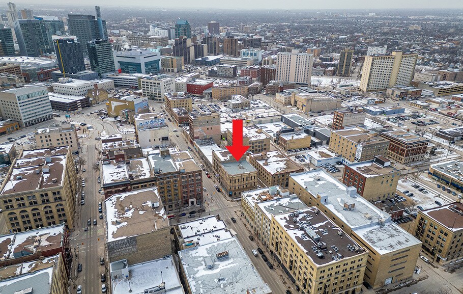 More Photos Of 72 Princess St, Winnipeg Office For Sale