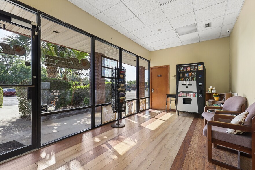 More Photos Of 772 Foxridge Center Dr, Orange Park Office For Sale