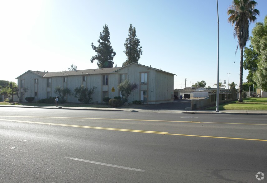 655 11th St, Reedley, CA 93654 Apartments For Sale