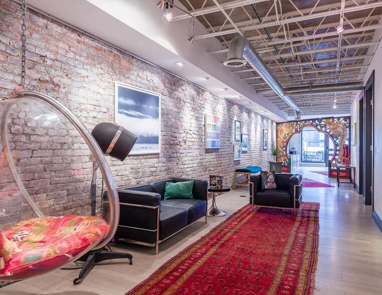 More Photos Of 213 Printers Aly, Nashville General Retail For Sale