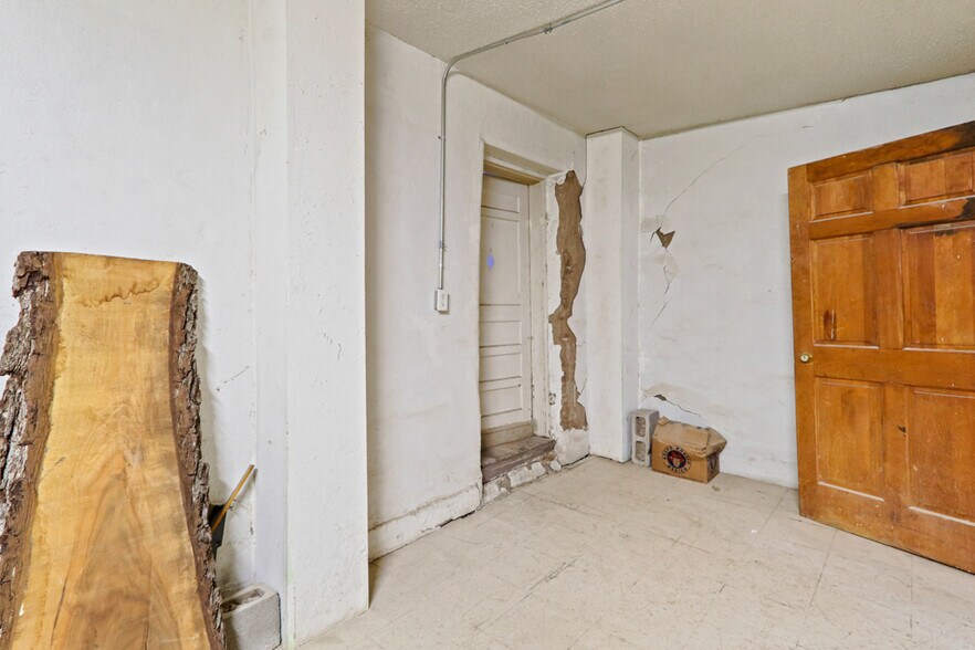 More Photos Of 10108 Socorro Dr, El Paso General Retail For Sale