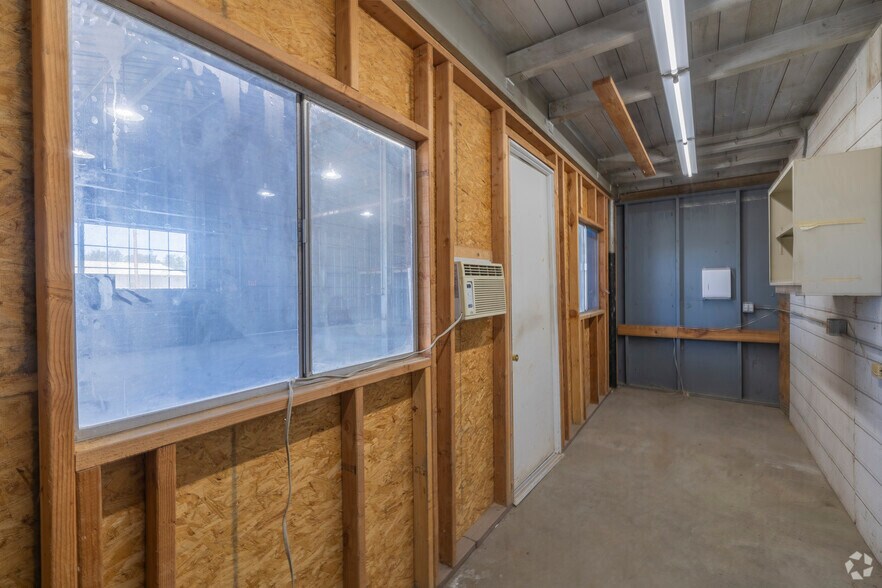 More Photos Of 2301 Napa Vallejo Hwy, Napa Manufacturing For Lease