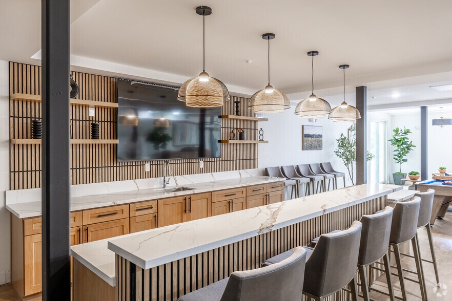 More Photos Of 6569-6581 N Van Nuys Blvd, Van Nuys Apartments For Lease