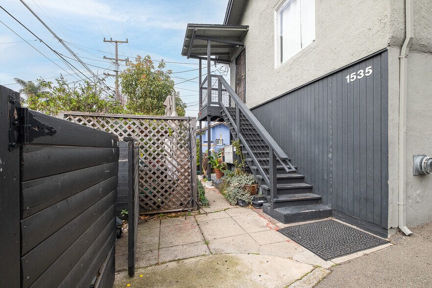 More Photos Of 1535 Julia St, Berkeley Apartments For Sale