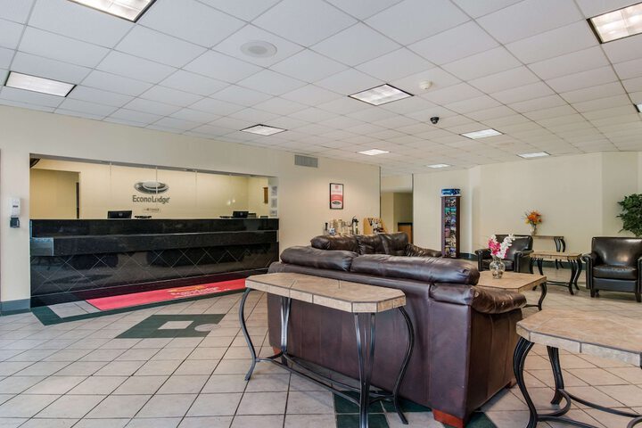 More Photos Of 1095 Wayne Ave, Chambersburg Hotel For Sale