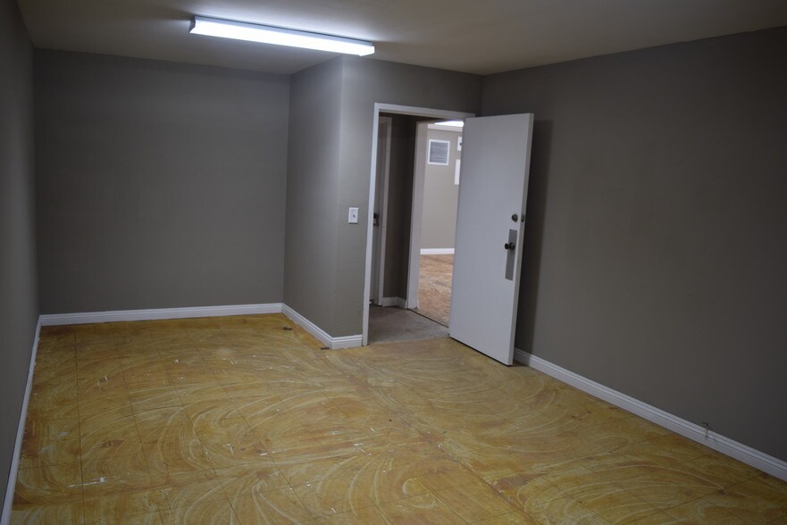 More Photos Of 2810-2856 Hamner Ave, Norco Unknown For Lease