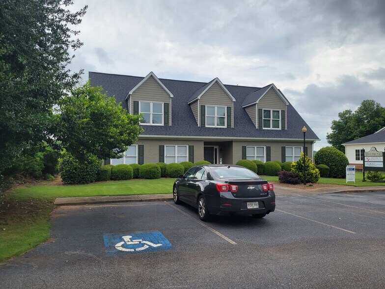 More Photos Of 1026 Twelve Oaks Dr, Watkinsville Office For Lease