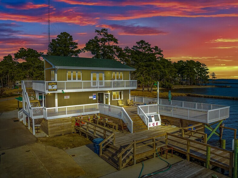 More Photos Of 738 E Main St, Belhaven Hotel For Sale