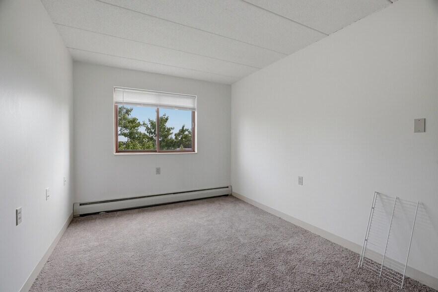 More Photos Of 985 Ivy Ave E, Saint Paul Apartments For Sale