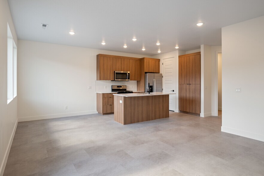 More Photos Of 1935 W 250 S, Hurricane Apartments For Sale