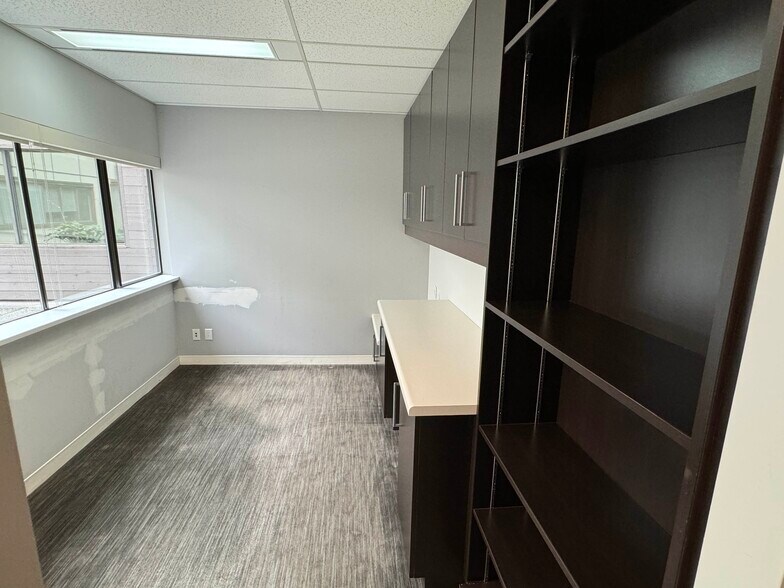 More Photos Of 1537 8th Av W, Vancouver Healthcare For Lease