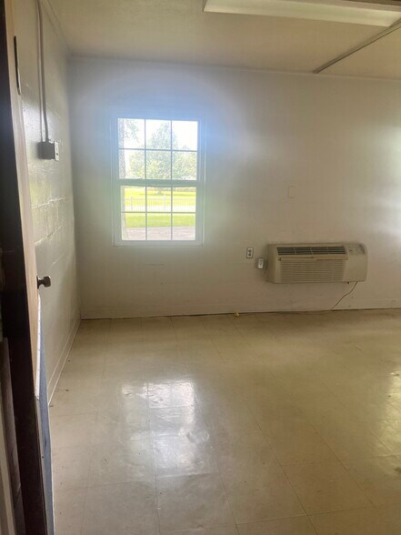 More Photos Of 8060 Stinson St, Milan Specialty For Sale