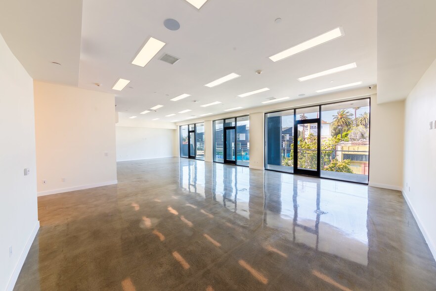 More Photos Of 5242 W Adams Blvd, Los Angeles Loft Creative Space For Sale