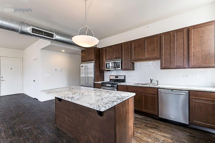 More Photos Of 95 Grant St, Crystal Lake Apartments For Sale