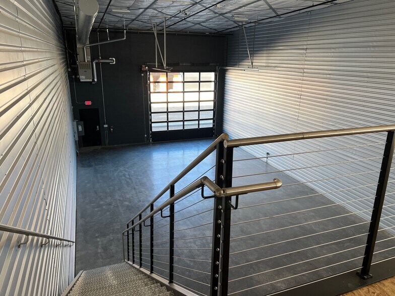 More Photos Of 1006 S. Interstate 25, Castle Rock Light Distribution For Lease