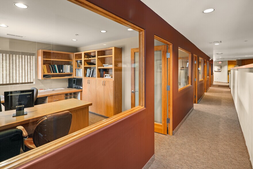 More Photos Of 75 Kallof Pl, Sedona Medical For Lease