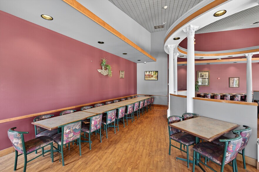 More Photos Of 1650 W Bakerview Rd, Bellingham Restaurant For Sale