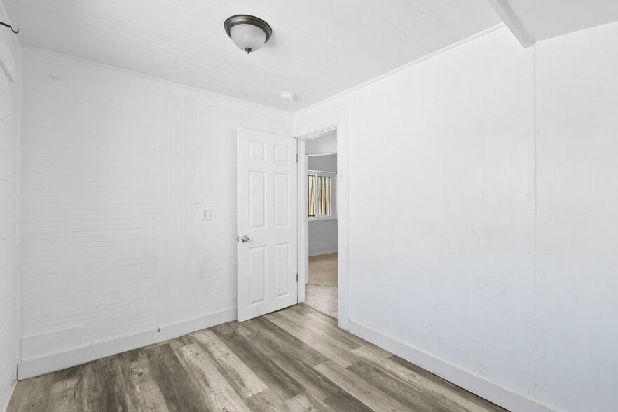 More Photos Of 3814 Acacia St, San Diego Auto Repair For Sale