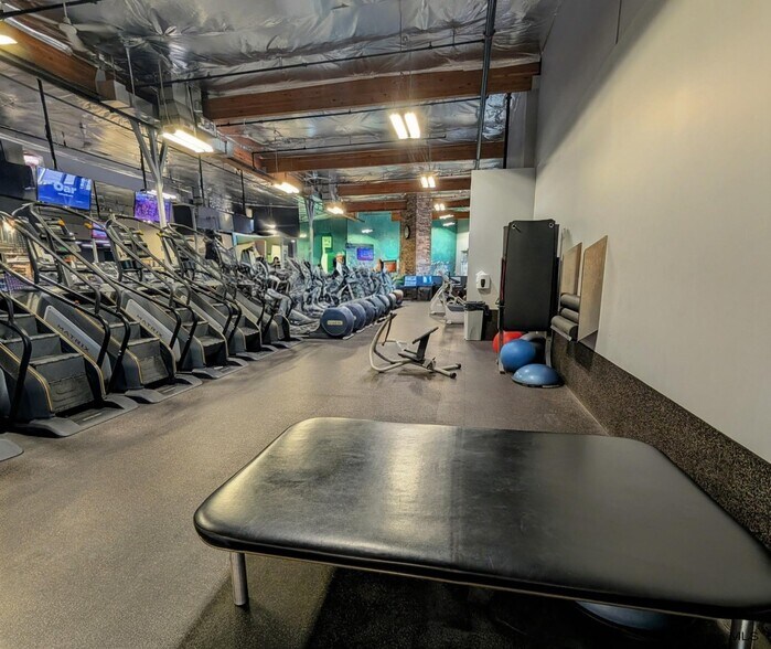 More Photos Of 1616 E Pershing Blvd, Cheyenne Freestanding For Lease