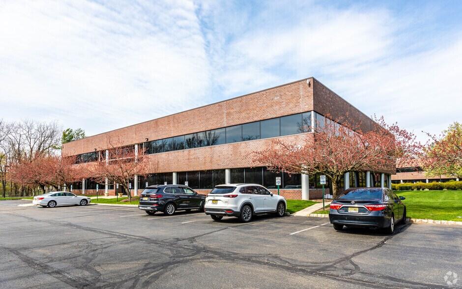 More Photos Of 502 Valley Rd, Wayne Office For Lease
