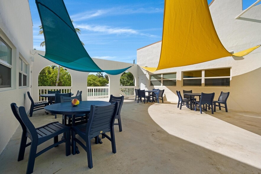 More Photos Of 19950-19980 Overseas Hwy, Sugarloaf Key Office For Sale