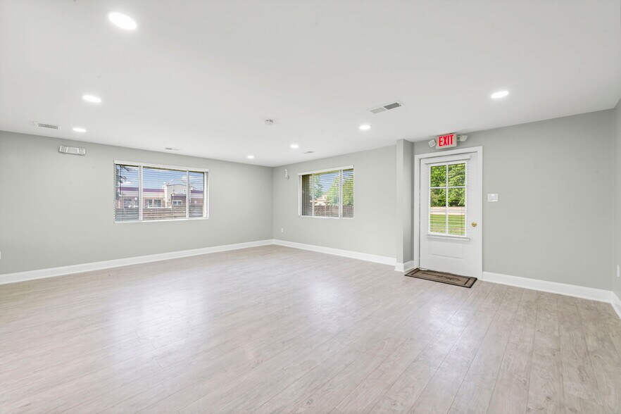 More Photos Of 3236 Rochester Rd, Troy Freestanding For Lease