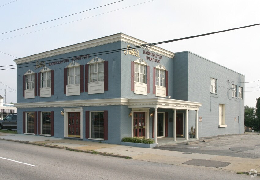 More Photos Of 4200 W Broad St, Richmond Freestanding For Lease