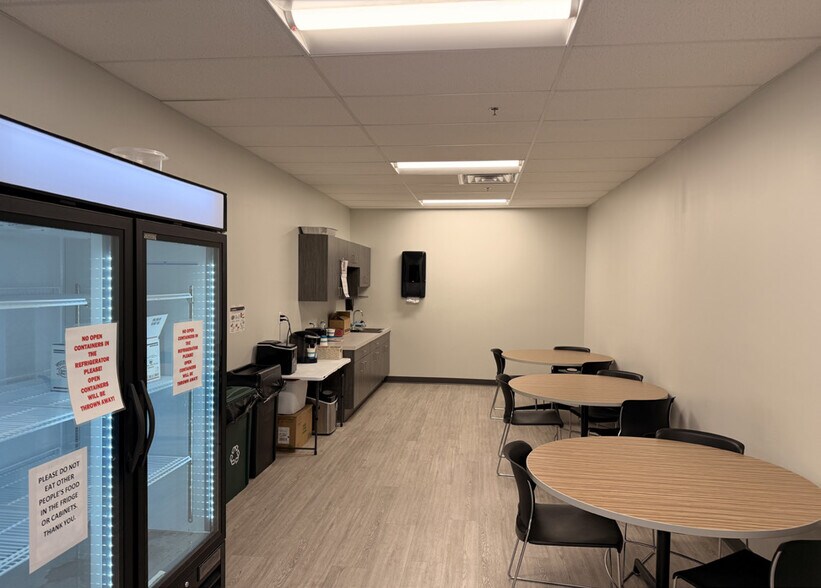 More Photos Of 211 Watkins Rd, Battle Creek Distribution For Lease