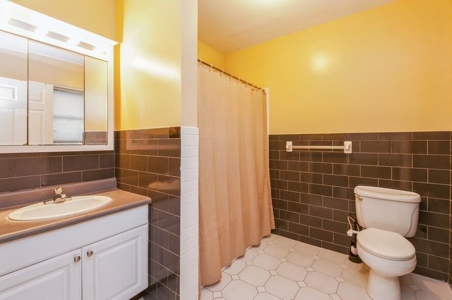 More Photos Of 8915 Bergenwood Ave, North Bergen Apartments For Sale