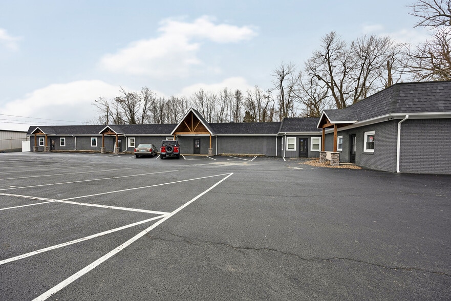 More Photos Of 100 Gray St, Elizabethtown Medical For Sale