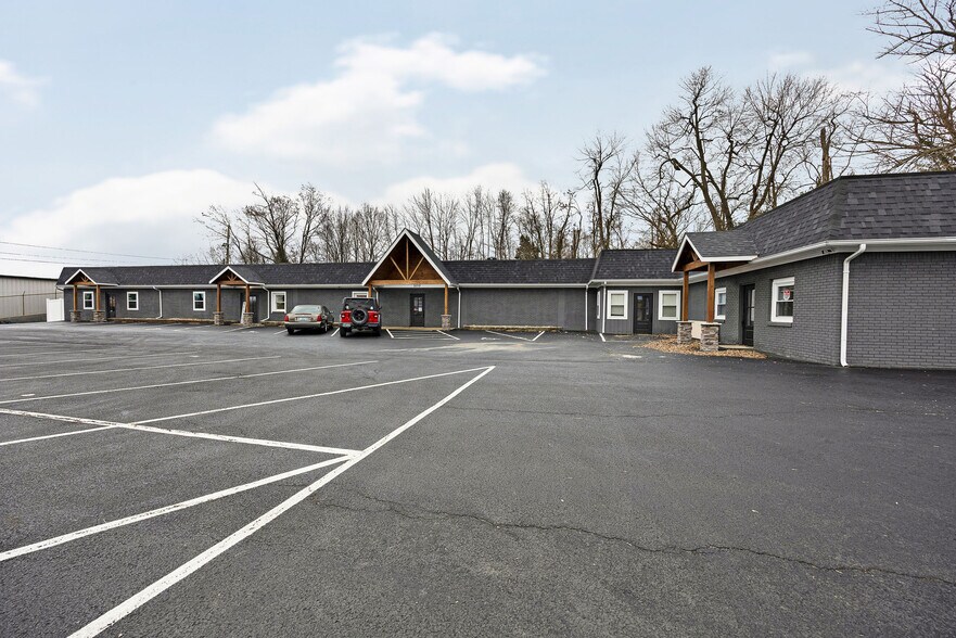 More Photos Of 100 Gray St, Elizabethtown Medical For Sale