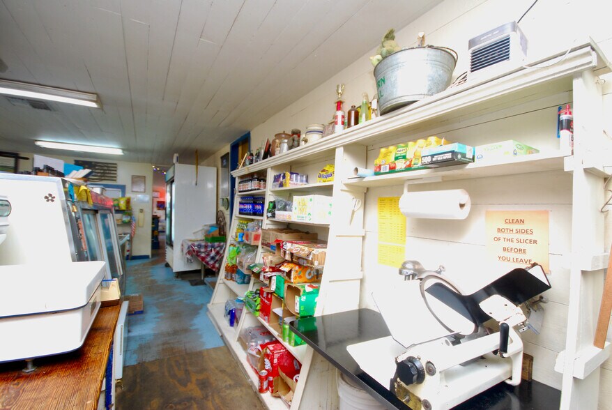 More Photos Of 12604 N State Highway 95, Cistern Restaurant For Sale