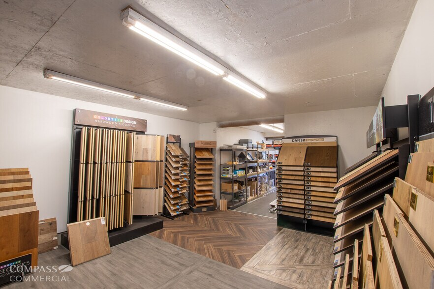 More Photos Of 798 NW 5th St, Redmond Storefront For Lease