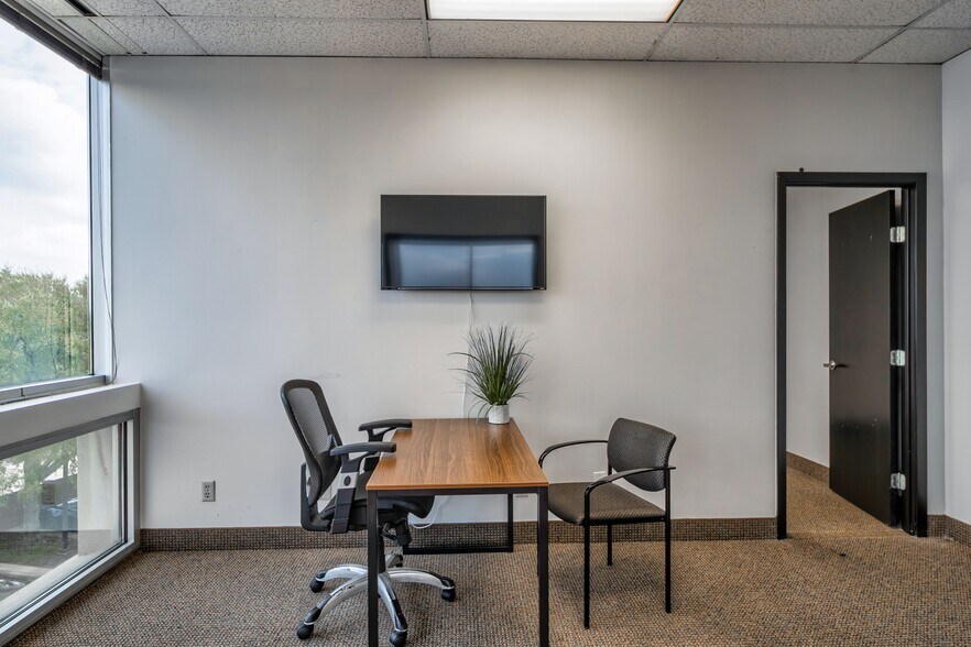 More Photos Of 15150 Preston Rd, Dallas Coworking Space