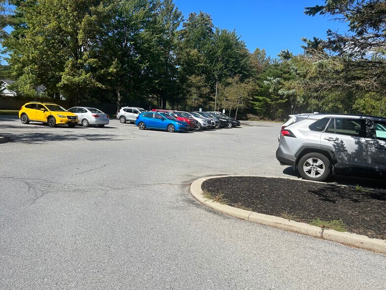 More Photos Of 375 Bay Rd, Queensbury Medical For Lease