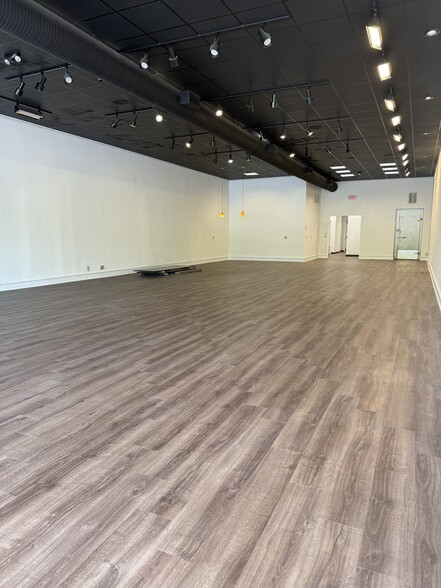 More Photos Of 1359-1367 13th St, Columbus General Retail For Lease
