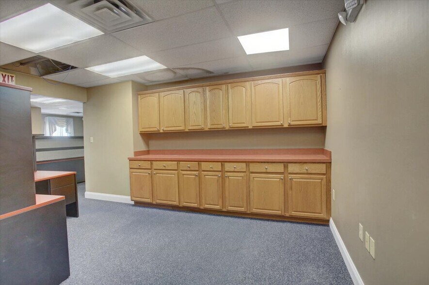More Photos Of 1137 Kennebec Dr, Chambersburg Office For Sale