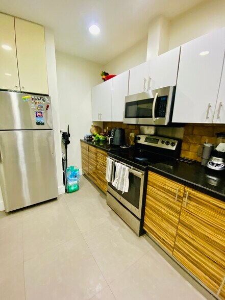 More Photos Of 200 Azure Way, Miami Springs Apartments For Sale