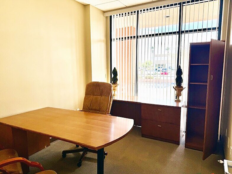 More Photos Of 77980 Wildcat Dr, Palm Desert Warehouse For Lease