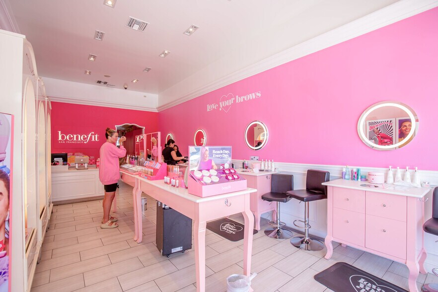 More Photos Of 8379-8389 W 3rd St, Los Angeles Storefront For Lease