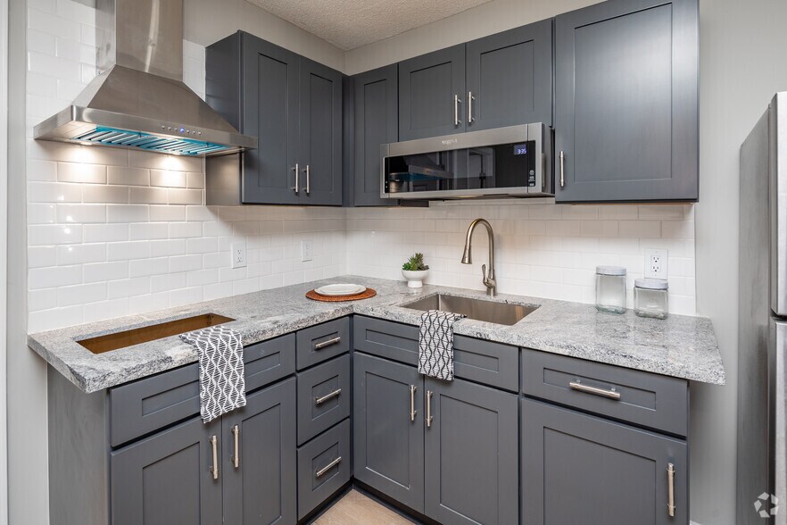 More Photos Of 803 N 2nd St, Clarksville Apartments For Lease